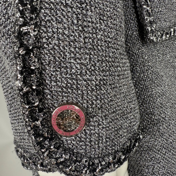 CHANEL Collared Runaway 2020 Black Gray Silver Long Tweed Coat Jacket - Picture 6 of 13